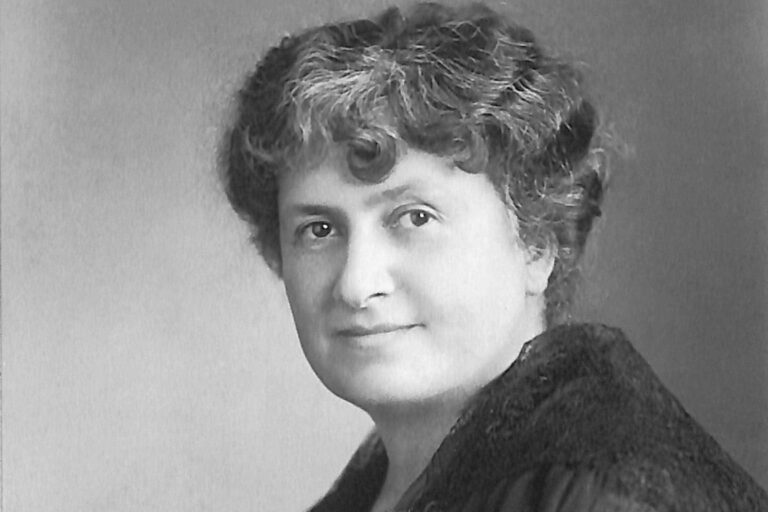 PEDAGOGIA: MARIA MONTESSORI