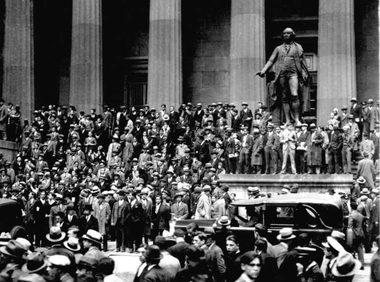 24 OTTOBRE 1929 – CROLLANO GLI INDICI A WALL STREET